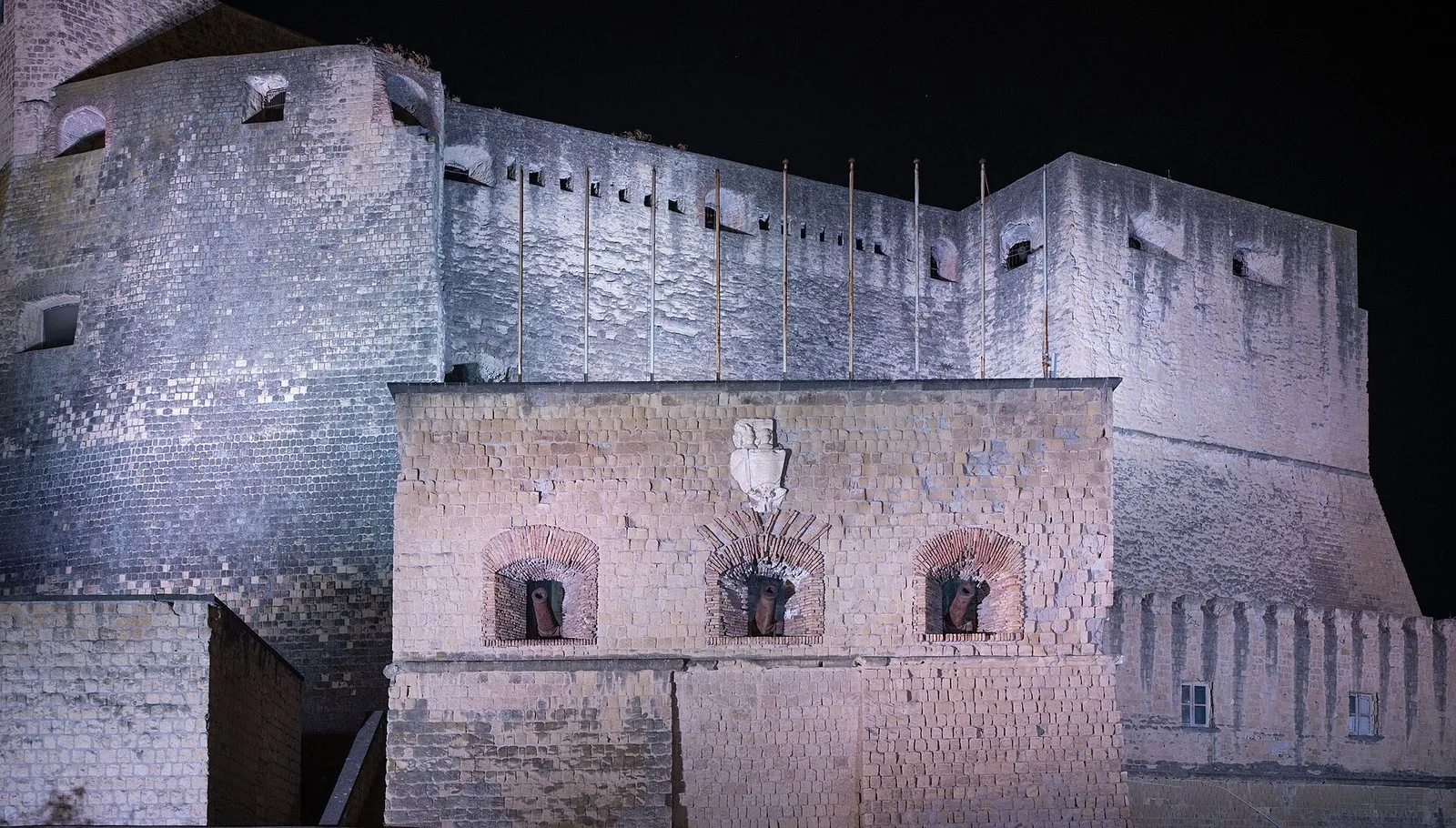 Castel dell'Ovo sul golfo di Napoli